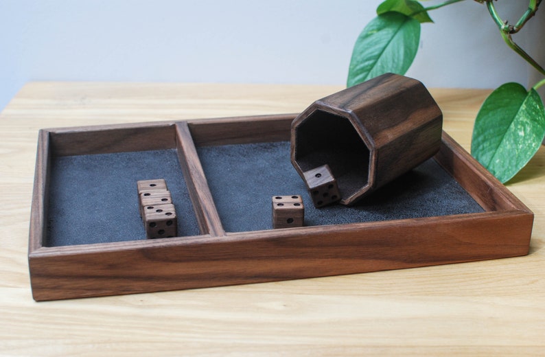 Ensemble Yahtzee // Plateau, dés et tasse pour Yahtzee // Fait main Black Walnut