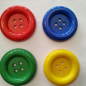 Bunte Kunststoff-Knöpfe für Karneval/ Fasching, 51 mm , in 4 Farben , 4 -Loch