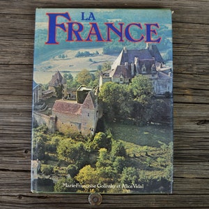 Vintage French Landscapes Photo Album – 1977 Travel Guide & Monuments Book (Francophile Gift)
