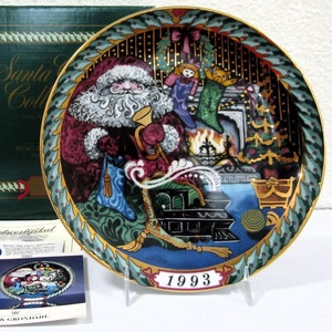 Bing and Grondahl 1993 Santa&#39;s Gift Plate Hans Henrik Hanson with Box and Papers