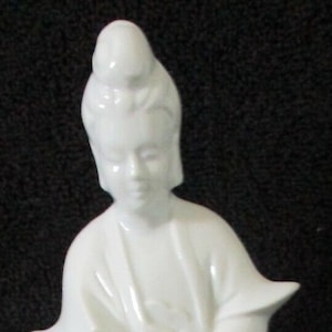 Chinese White Porcelain Figurine of Quan-Yin