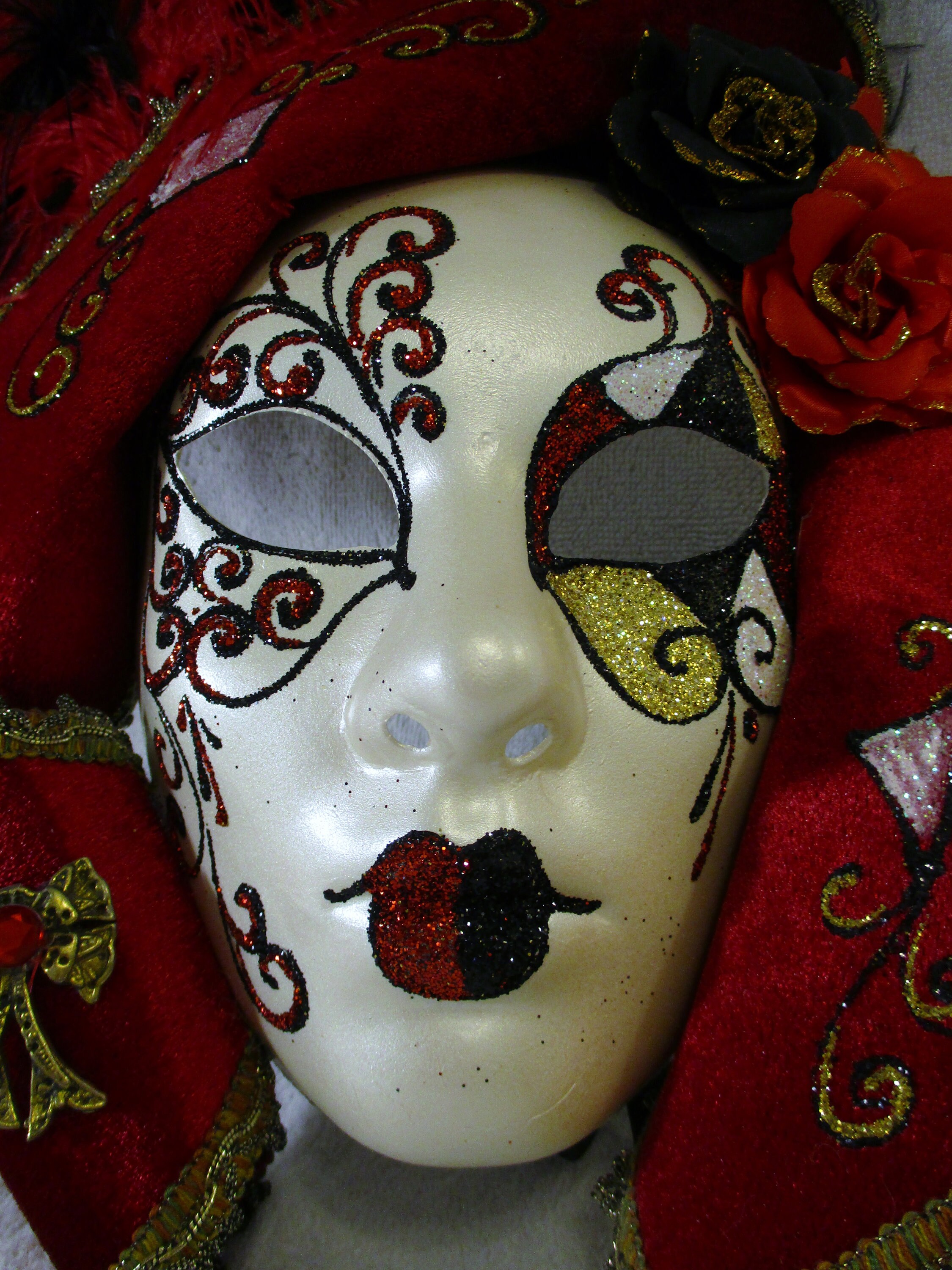 Large La Maschera Del Galeone Red and Black Feathered Wall Mask - Etsy