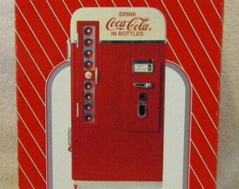 New Enesco I'd Like to Buy the World a Coke Illuminated Musical