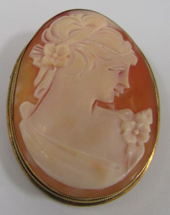 Antique 18 Karat Yellow Gold Cameo Brooch/Pendant - image 2