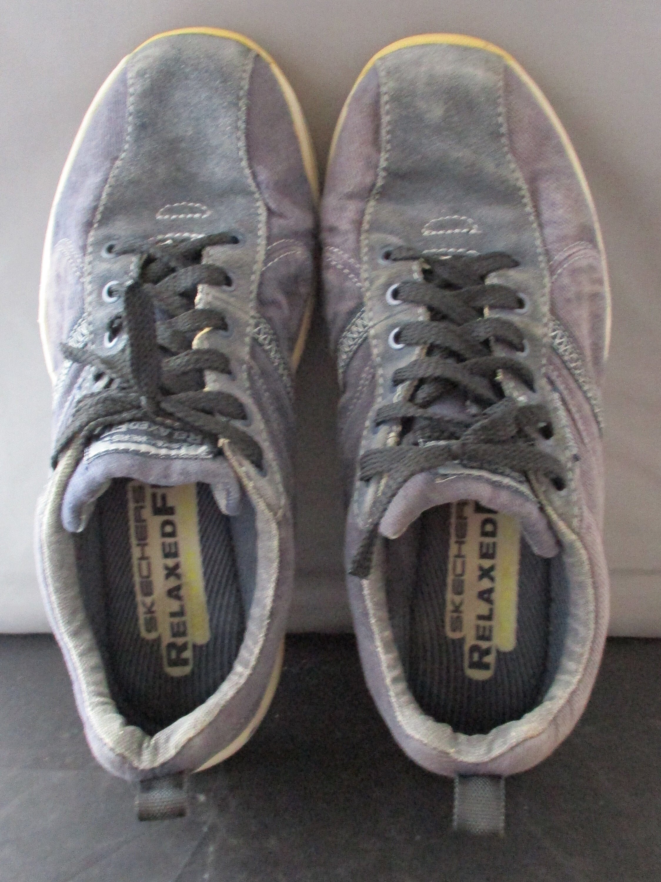 Skechers relaxed fit mens size 8 Clearance