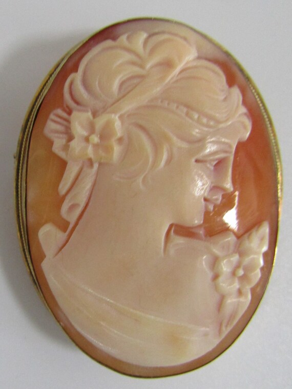 Antique 18 Karat Yellow Gold Cameo Brooch/Pendant - image 1