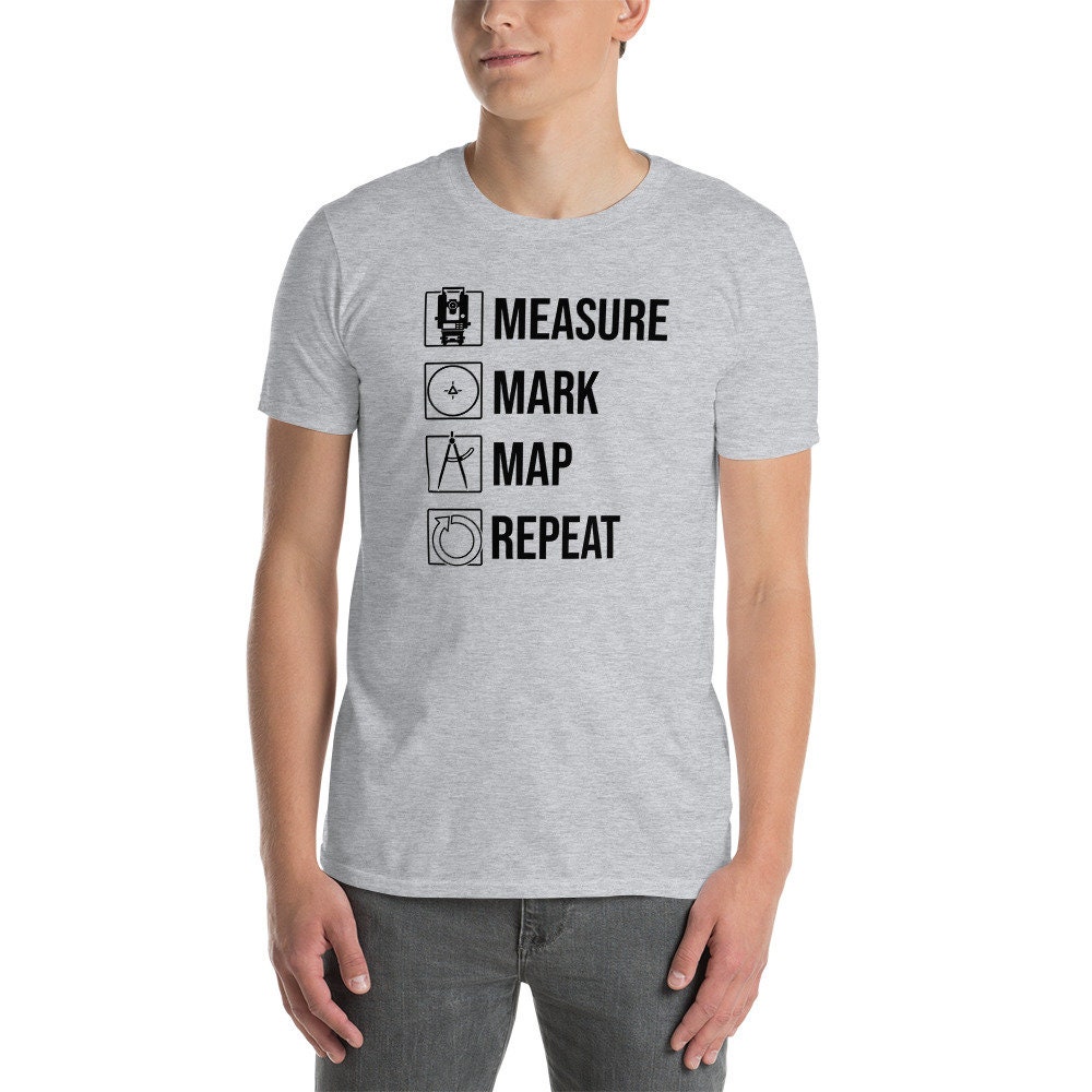 トップス C.E MD Surveyors BIG SHIRT Surveying Grandpa Old Surveyors Never Die Land Surveyor T