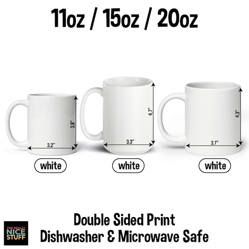 Puede incluir: Tres tazas de cer&aacute;mica blanca con medidas en pulgadas. Las tazas son de 11oz, 15oz y 20oz. El texto "Double Sided Print Dishwasher & Microwave Safe" est&aacute; debajo de las tazas.