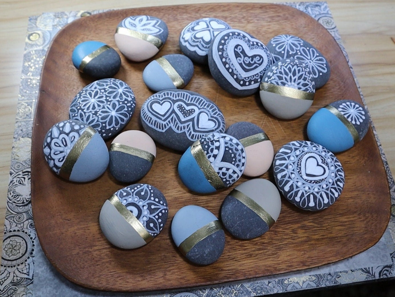 Rock Painting Kit for Kids, Kindness Stone Painting Set, Includes Paints,  Smooth, Flat, River Rocks, Paintbrushes & Accessories. 