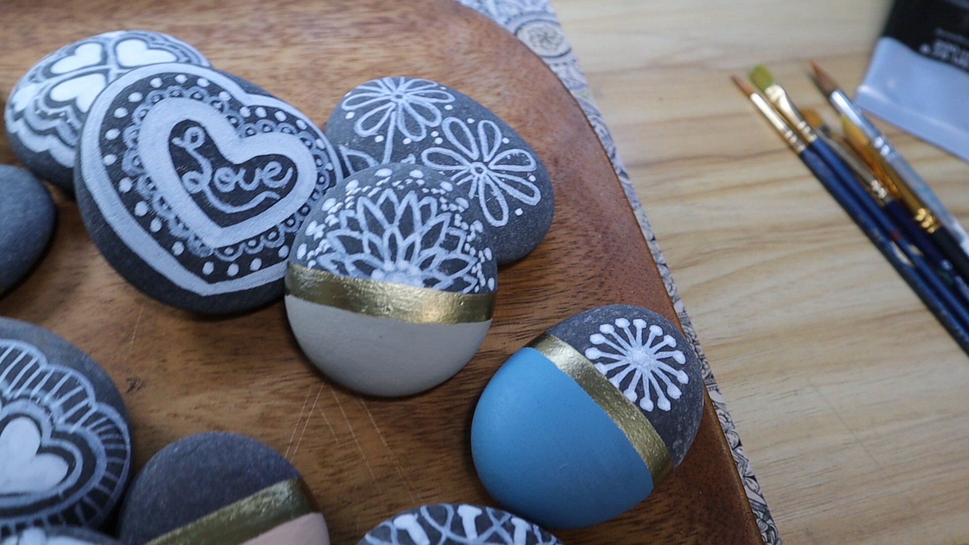 Set of 18 Decorative Rocks(wooden Tray Not Included & Rock Size Varies ...