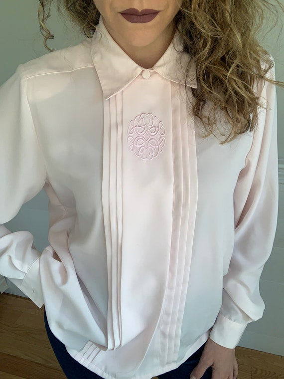 1980’s Light Pink Blouse | Embroidered Crest | Yve