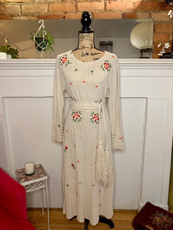 green emerald velvet dress Fern Embroidered Knit Dress by Oscar de la Renta main image 0