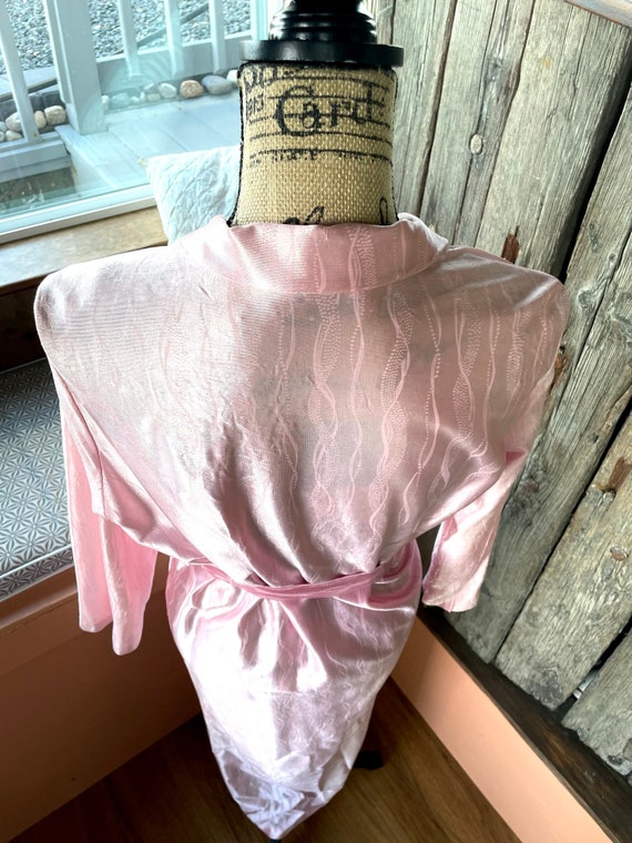 1970’s Pink Dressing Gown - image 4