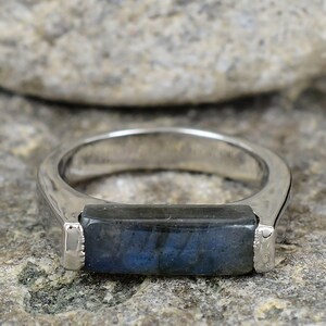 Natürlicher Labradorit-Ring: 925 Sterling Silber Cabochon