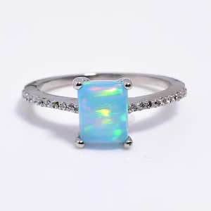 Natürlicher blauer Opal Ring, 925 Sterling Silber Ring, Feueropal Ring, Cabochon Ring, Personalisieren Ring, Ring für Frauen, Verlobungsring zierlich