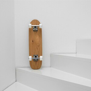 Custom Retro Cruiser Skateboard Modernes Longboard, Shortboard, funktionelle Kunst Bild 5