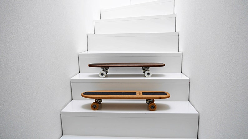 Custom Retro Cruiser Skateboard Modernes Longboard, Shortboard, funktionelle Kunst Bild 6