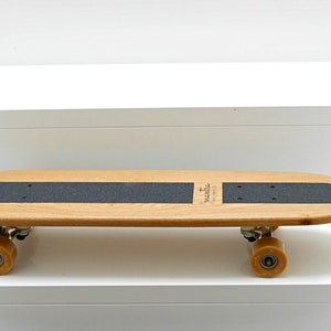 Custom Retro Cruiser Skateboard Modernes Longboard, Shortboard, funktionelle Kunst Bild 2