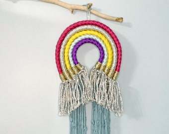 ESME Rainbow macramé appeso a parete, arredamento della camera dei bambini, arredamento della scuola materna, arte della parete arcobaleno