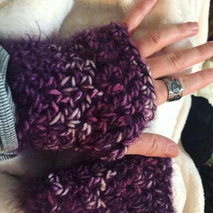 PATTERN| Cozy Rosie fingerless gloves