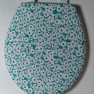 Cloth Toilet Seat Lid Cover : Standard size toilet lid cover. Easy Bathroom Decorating ideas for small bathrooms, designer homes.  unique