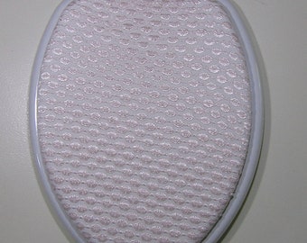 Toilet Seat lid Cover : Bathroom Decor idea. Delicate stretchy fabric lid cover. Pale pinky peach.