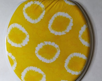 Toilet Seat Lid Cover: For Standard size toilet seat. Fun Bathroom decorating ideas. Yellow abd white fabric. Stretchy lid cover. Loo decor