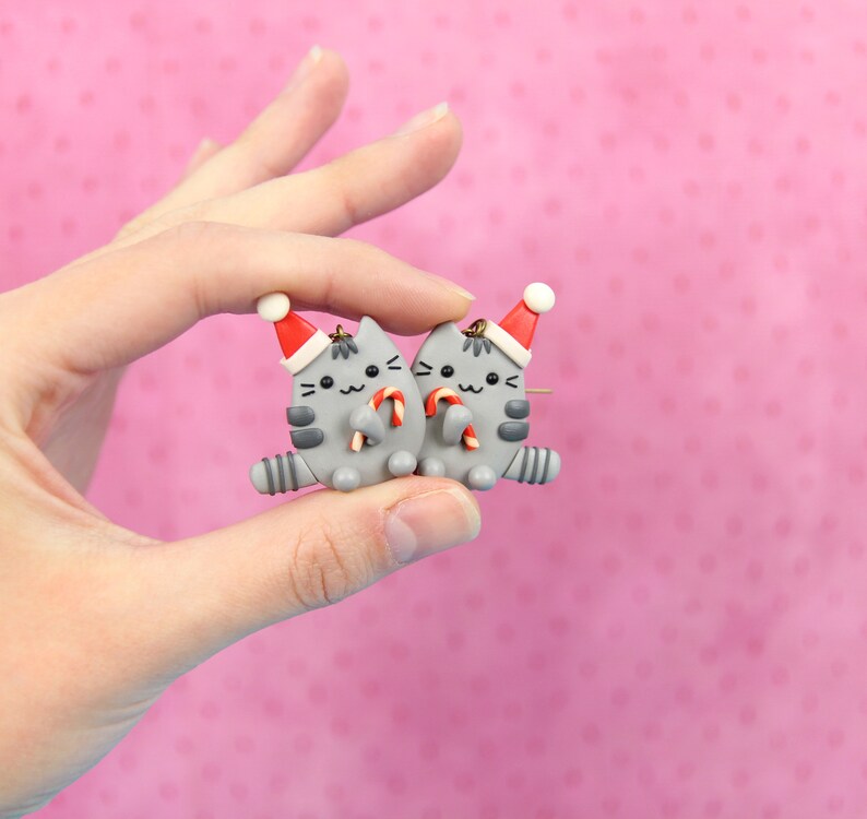 Santa Pusheen Pin Gift for Friends Cat in Santa Hat Brooch | Etsy