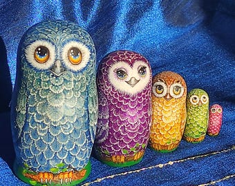 Juego de 5 muñecas rusas de búhos de madera pintadas a mano, figura Matryoshka de artista, regalo coleccionable para amantes de las aves, muñeca de arte ucraniano para colocar en un estante