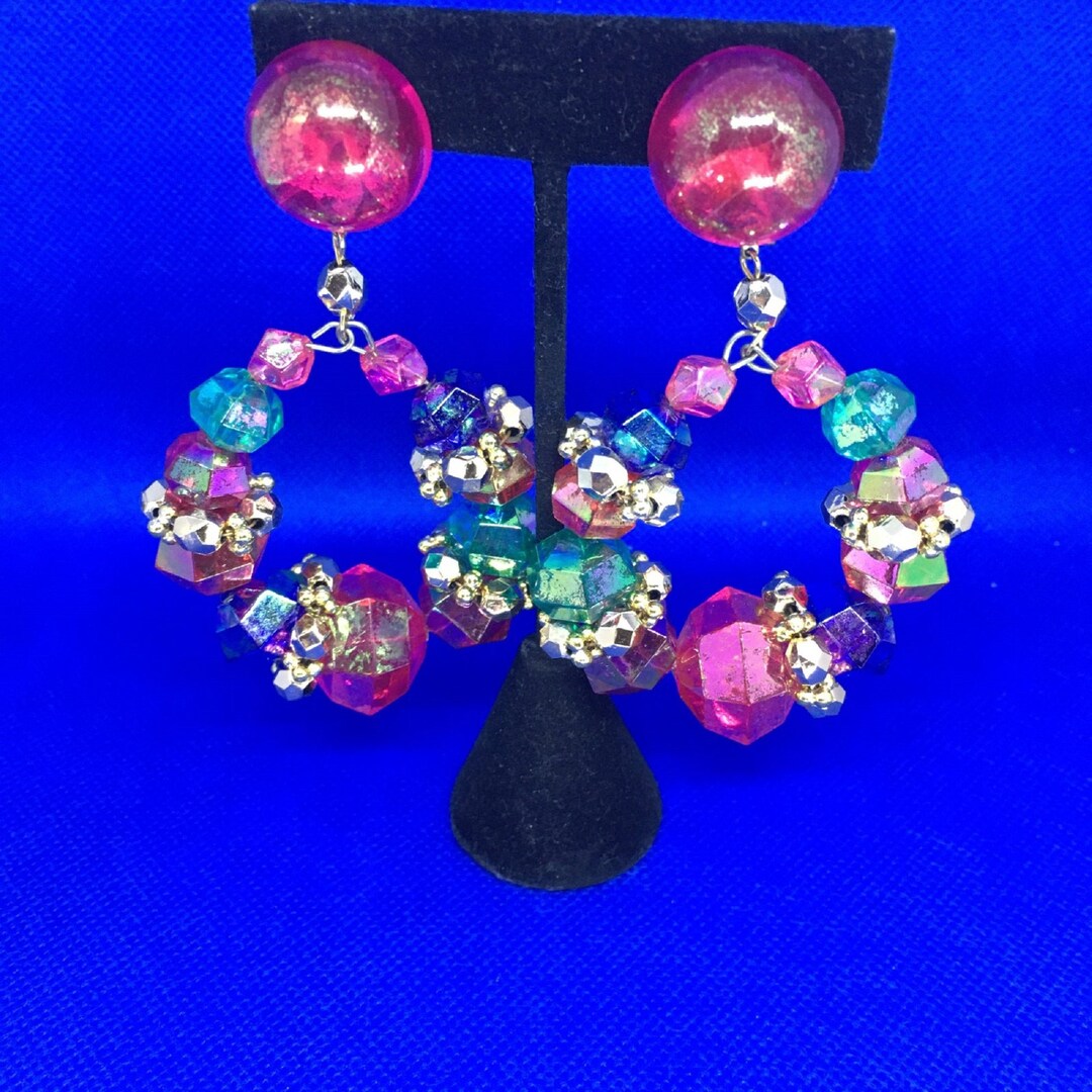 Vintage Chunky Multi Color Beaded Clip on Earrings Irredescent Hot Pink