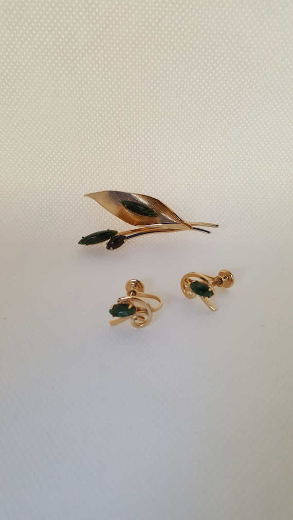 Vintage Titan Designer Gold Filled and Jade Parure Matching Brooch