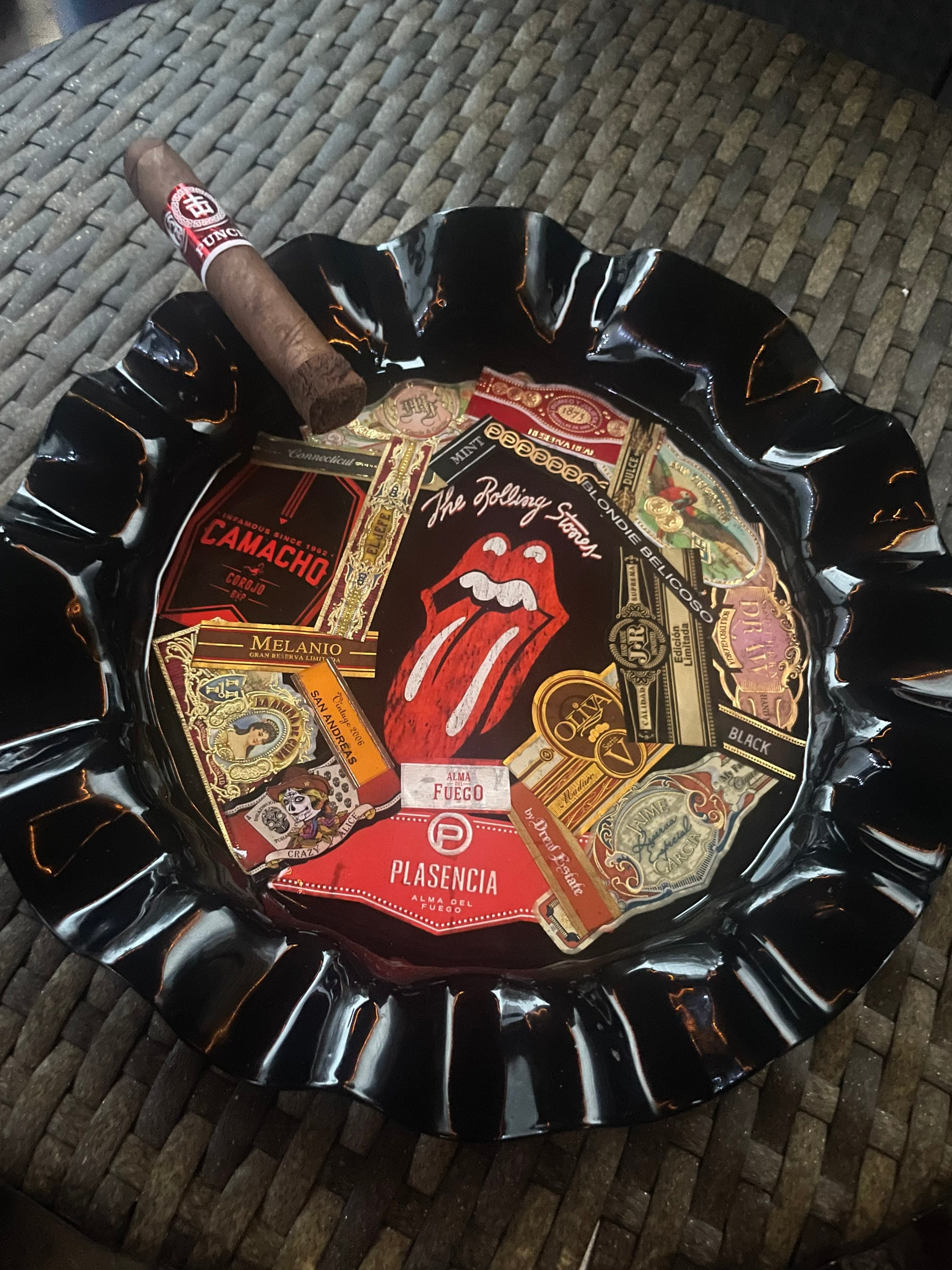 CUSTOM MOLD ROLLING TRAY WITH LIPS - XL *May have a 14 Day Shipping De –  Puzzle Tumblers