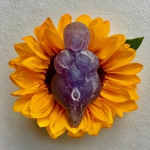 Göttin Figur Skulptur Fruchtbarkeit Venus Gaia Gottheit Göttliche Weibliche Mutter Talisman Pagan Heiliger Altar Meditation Harz