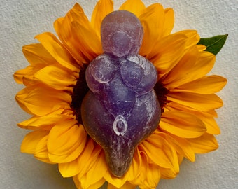 Goddess Figurine Sculpture Fertility Venus Gaia Deity Divine Feminine Mother Talisman Pagan Sacred Altar Meditation Resin