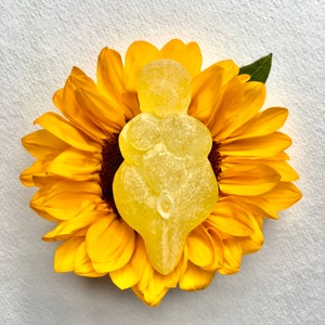 Göttin Figur Skulptur Fruchtbarkeit Venus Gaia Gottheit Göttliche Feminine Mutter Talisman pagan Heiligen Altar Meditation Harz