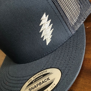 13 Point Bolt Embroidered Snapback Classic Trucker Hat Yupoong Classics Flatbrim