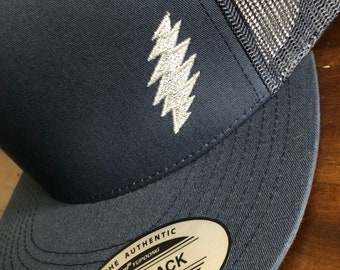 13 Point Bolt Embroidered Snapback Classic Trucker Hat Yupoong Classics Flatbrim