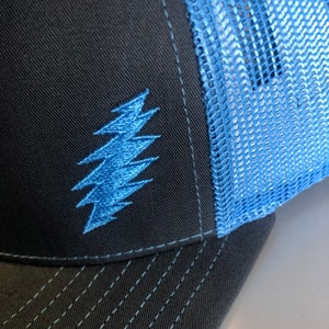13 Point Bolt Embroidered Snapback Trucker Hat (Richardson 112)