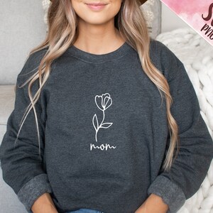 Mom Flower SVG Cut fichier, texte maman à travers Svg, Rose Hope svg, Sublimation prêt Clipart, pour chemise, tasse, Silhouette, Gémeaux, Cricut,