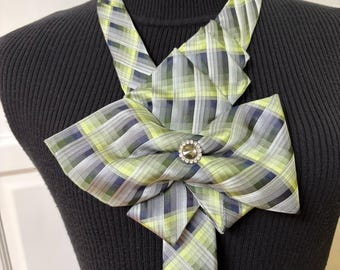 Green Necktie Bow Necklace, Repurposed Silk Necktie, Adjustable Length Statement Necklace, Business Fashion, Gift for Lady Woman