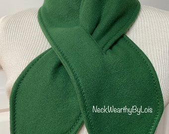 True Green Neck Warmer, Keyhole Pull Through Double Layer Fleece Scarf, Short Warm Winter Scarf for Man Woman