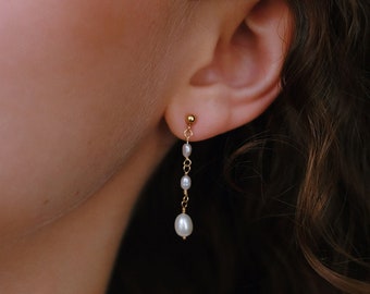 Pearl earrings hanging gold • earrings • pearl stud earrings • freshwater pearls • wedding jewelry