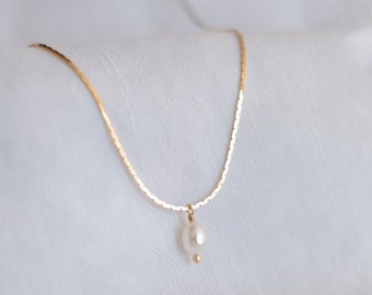 Gold necklace with pearl • 14k gold filled • minimalist