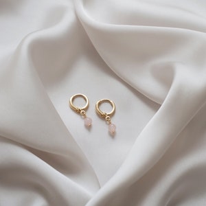 Small hoop earrings with rose quartz • 14k gold filled • gemstone earrings gold • Minimalist