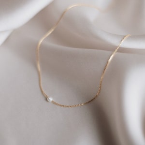 Dainty gold necklace with small pearl 14K gold filled MILLY image 2