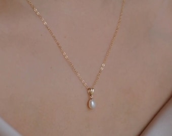 Dainty gold necklace with pearl pendant • 14k gold filled • JULIETTE