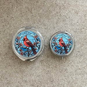 Pastillero Cardenal / Caja de baratijas / Joyero / Pastillero Pájaro Rojo