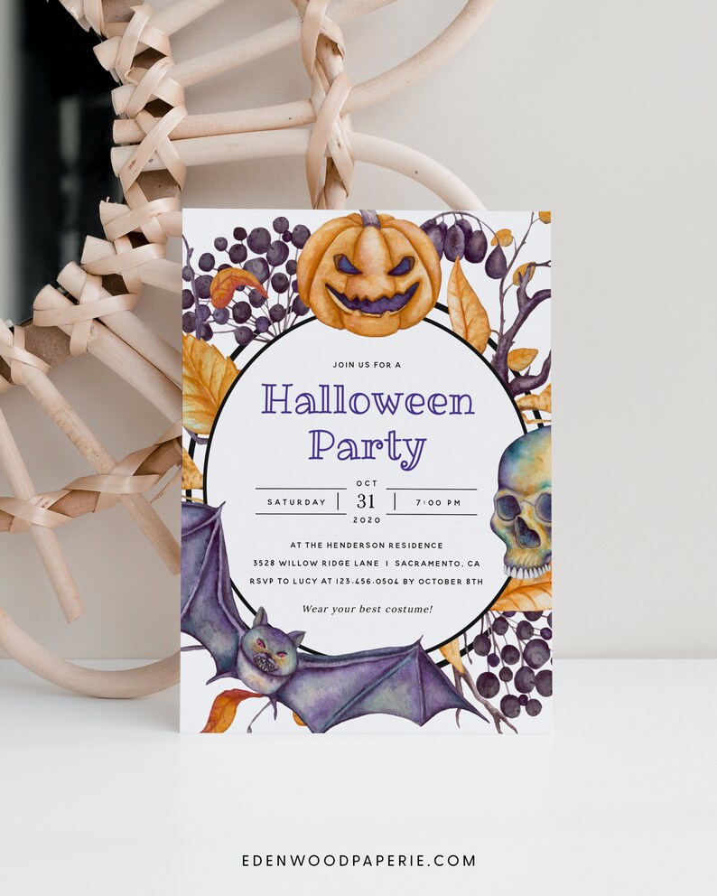 Pu&ograve; includere: Invito a una festa di Halloween con un'illustrazione ad acquerello di una zucca, un pipistrello e uno scheletro. L'invito include la data, l'ora e il luogo della festa. RSVP a Lucy al 123-456-0504 entro l'8 ottobre. Indossa il tuo miglior costume!