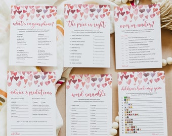 Może przedstawiać: Sześć drukowanych kart do gry na baby shower z różowymi akwarelowymi sercami. Gry obejmują "What's on your phone?", "The Price is Right", "Over or Under", "Advice & Predictions", "Word Scramble" i "Children's Book Emoji Game".