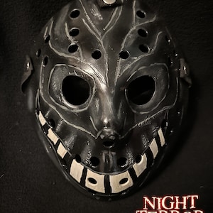 frank hockey mask (Donnie darko)